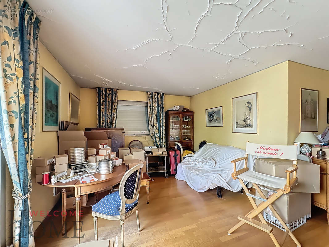 Appartement à COURBEVOIE