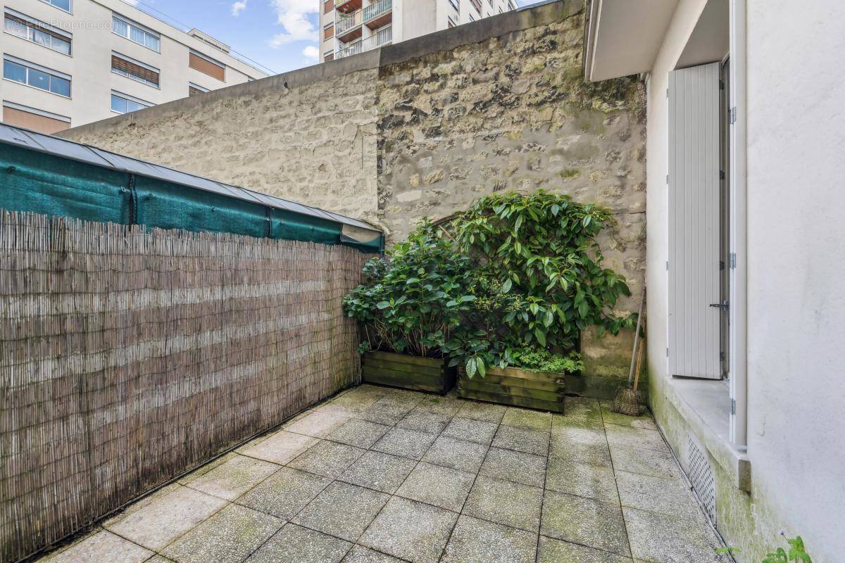 Appartement à PARIS-14E