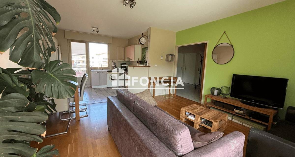 Appartement à SAINT-ETIENNE