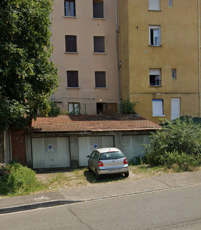 Parking à SAINT-ETIENNE