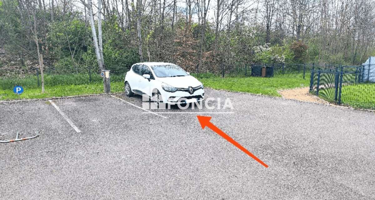 Parking à HOUSSEN