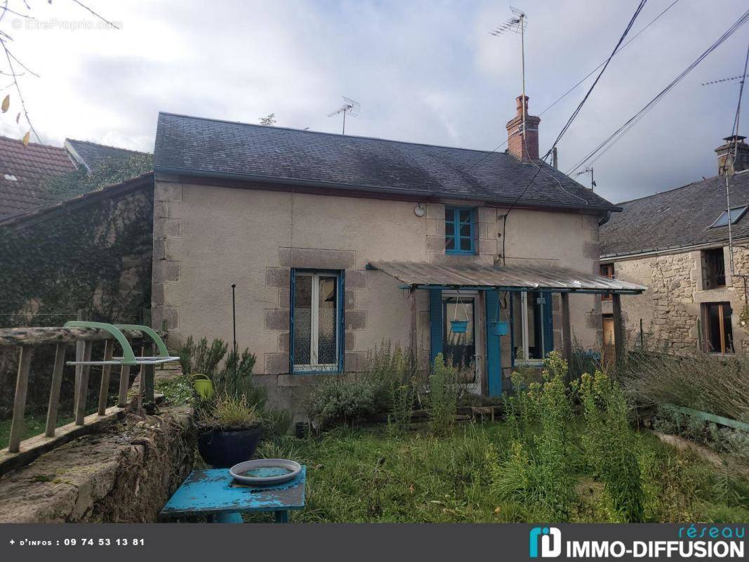 Maison à SAINT-SILVAIN-BAS-LE-ROC