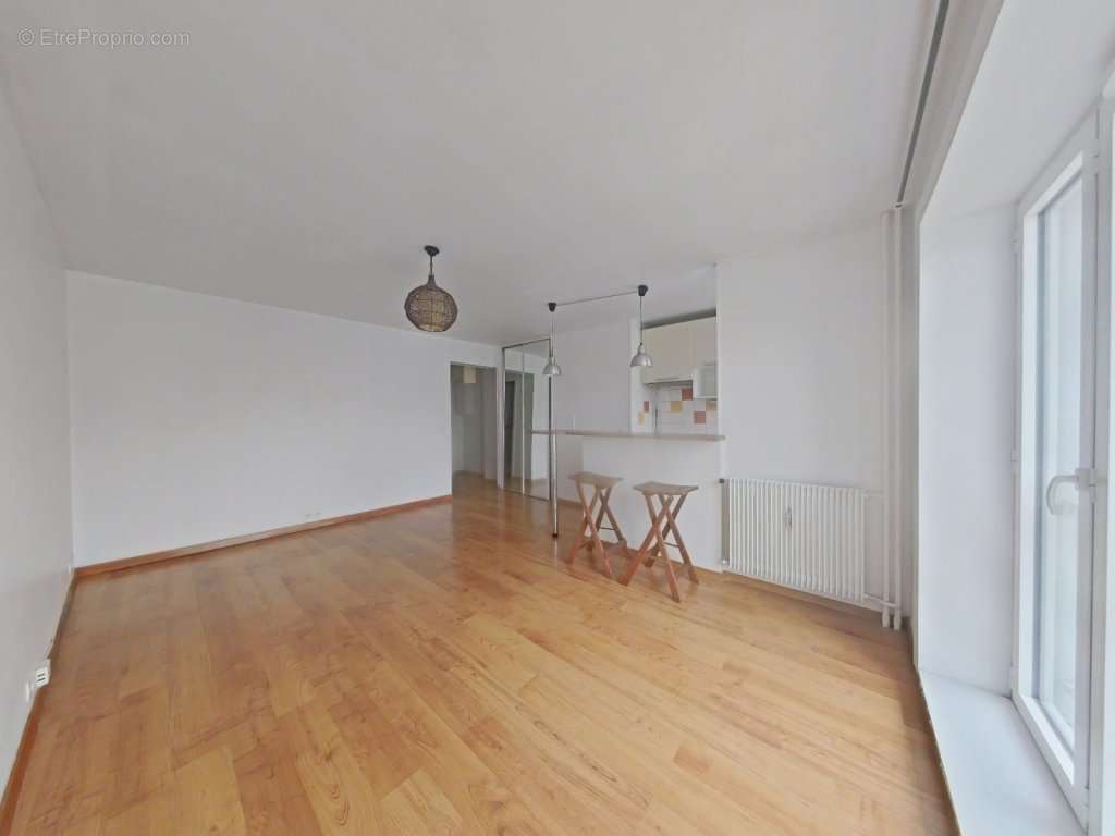 Appartement à PARIS-11E