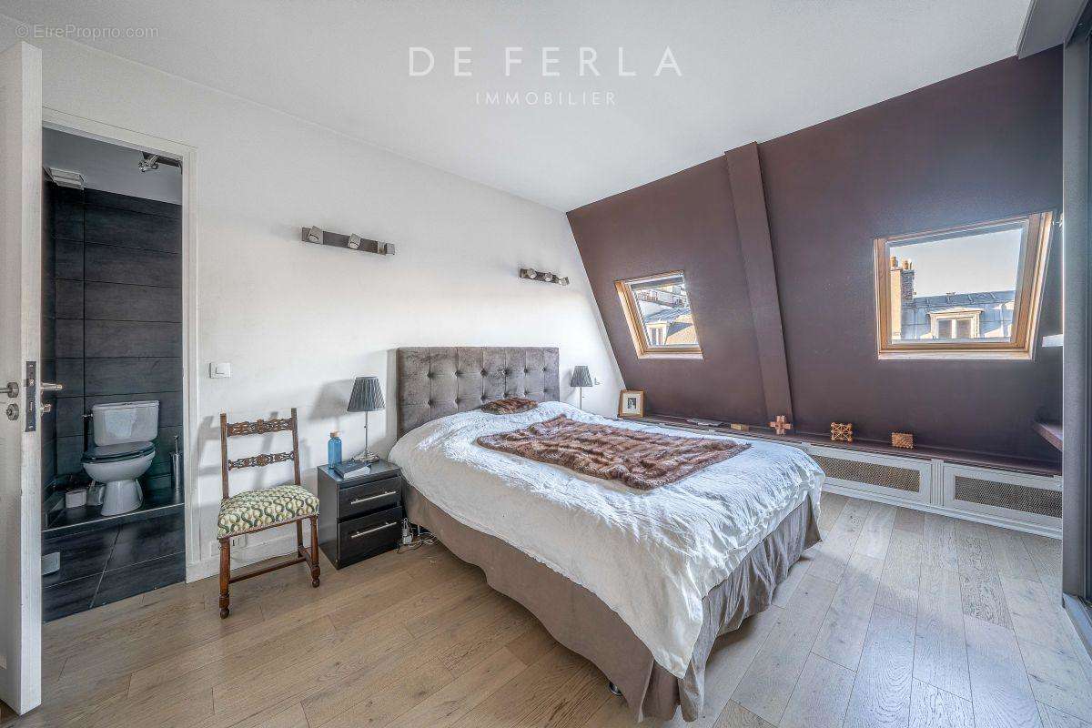 Appartement à PARIS-8E