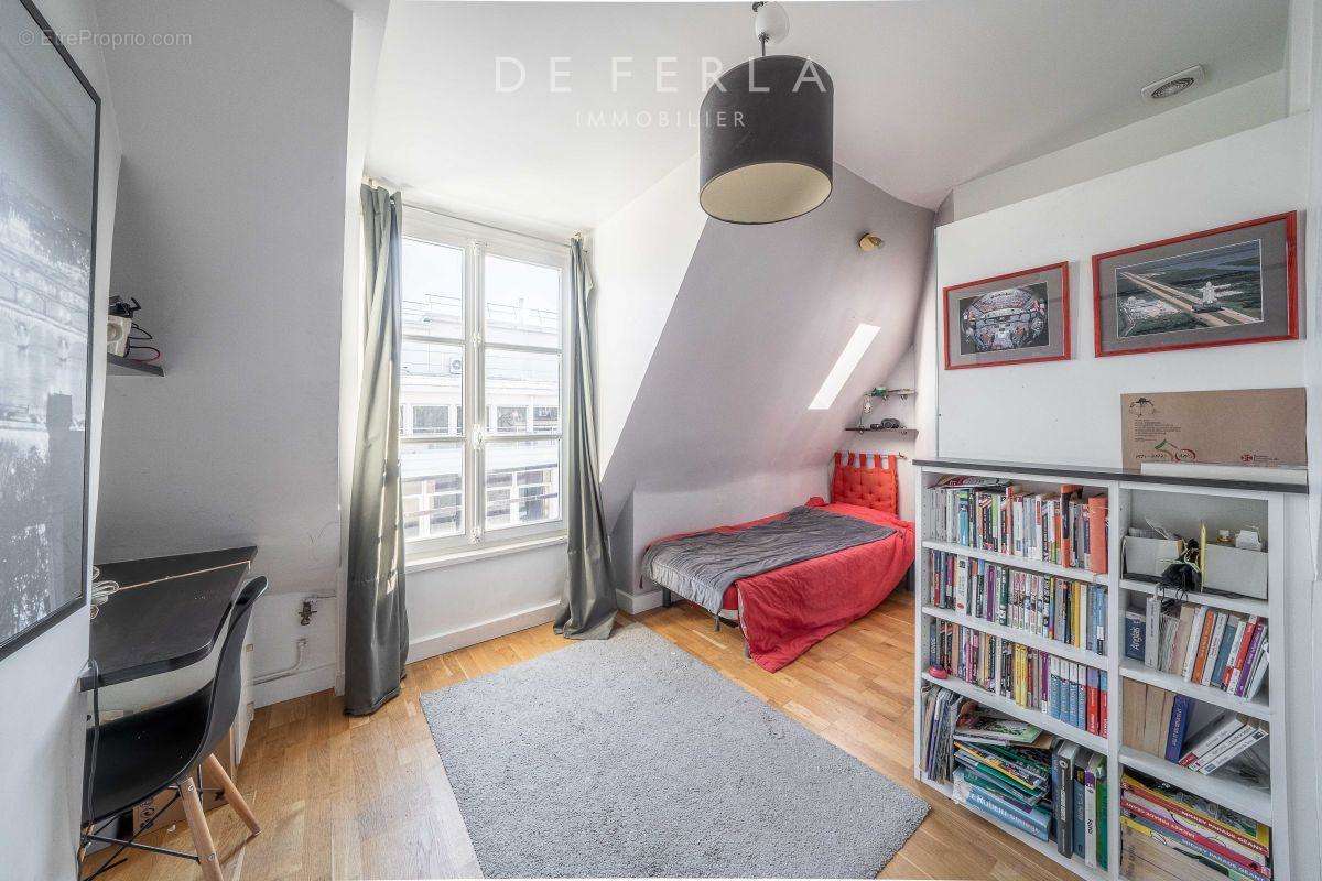 Appartement à PARIS-8E