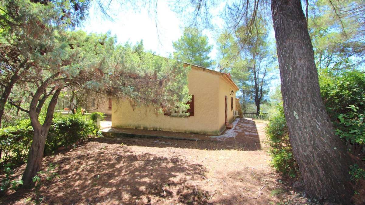 Maison à LE CANNET-DES-MAURES