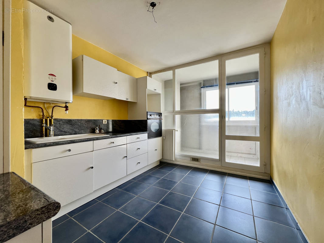 Appartement à VILLENEUVE-LES-AVIGNON