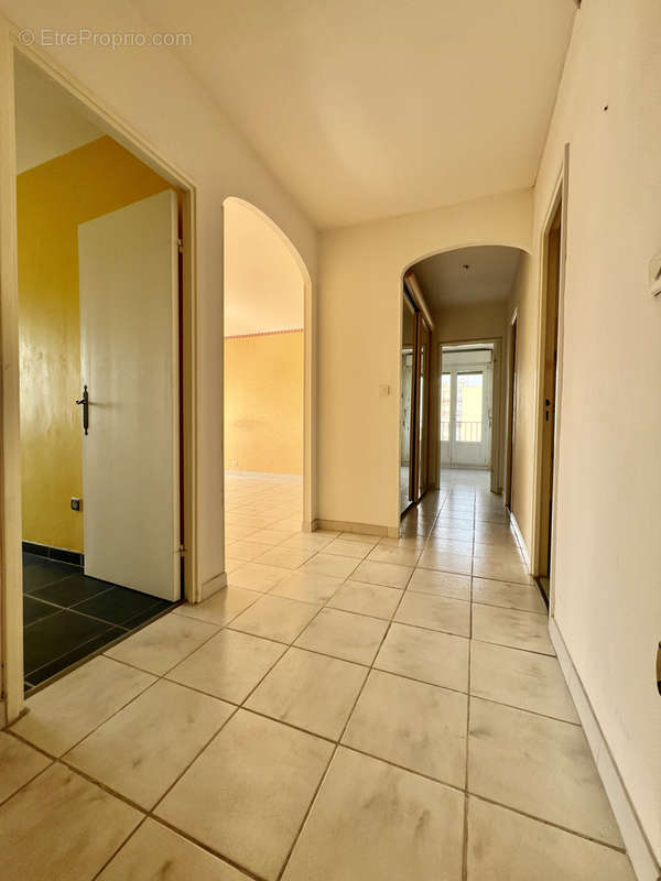 Appartement à VILLENEUVE-LES-AVIGNON