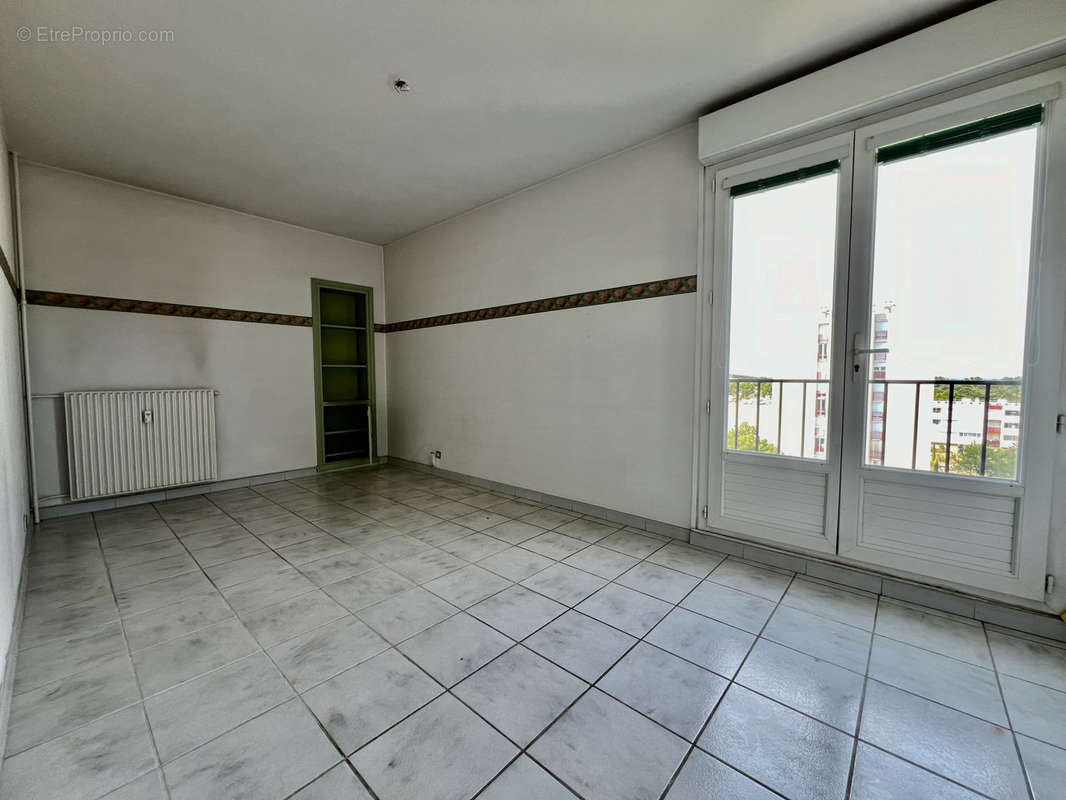 Appartement à VILLENEUVE-LES-AVIGNON