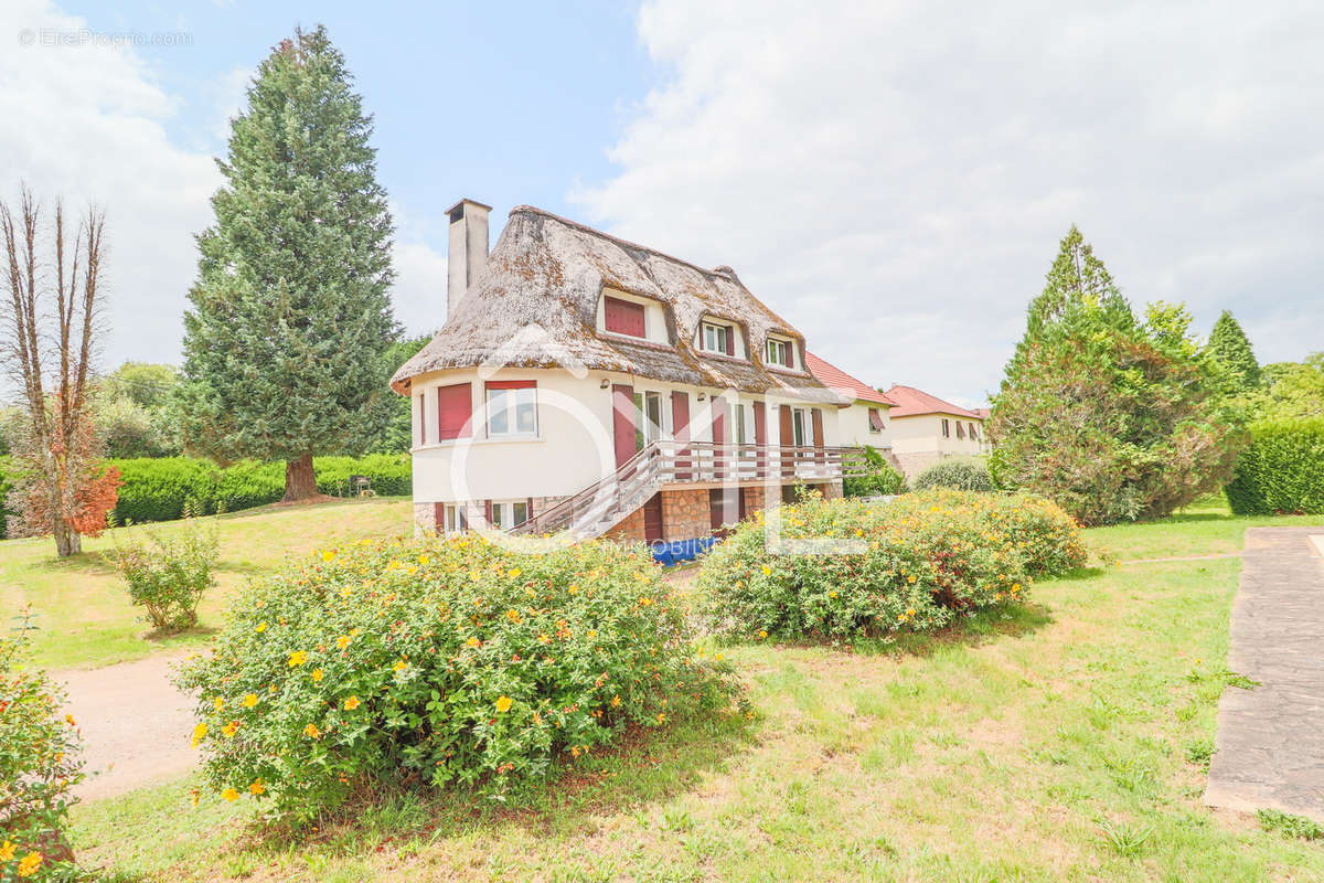 Maison à CORREZE