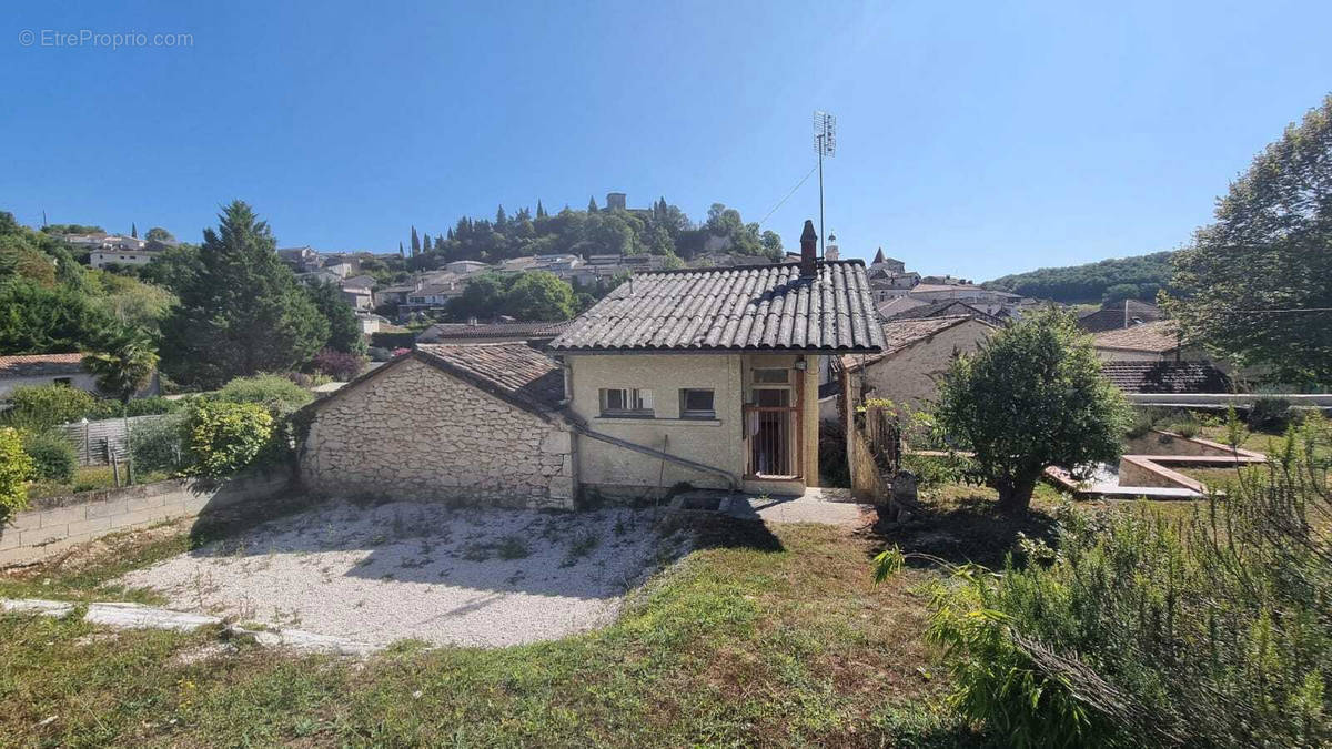 Maison à MONTAIGU-DE-QUERCY