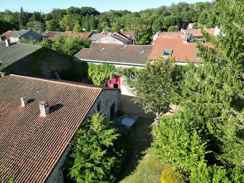 Maison à BESSINES-SUR-GARTEMPE