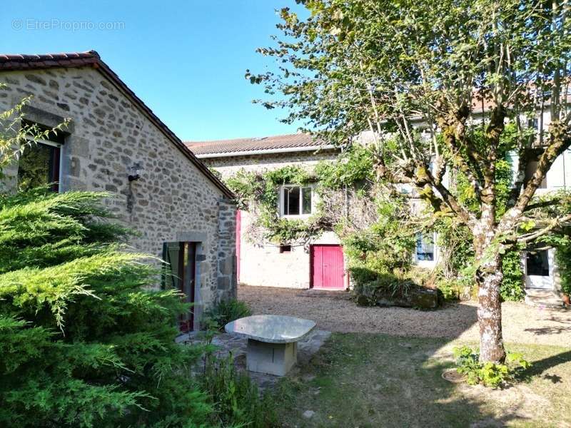 Maison à BESSINES-SUR-GARTEMPE