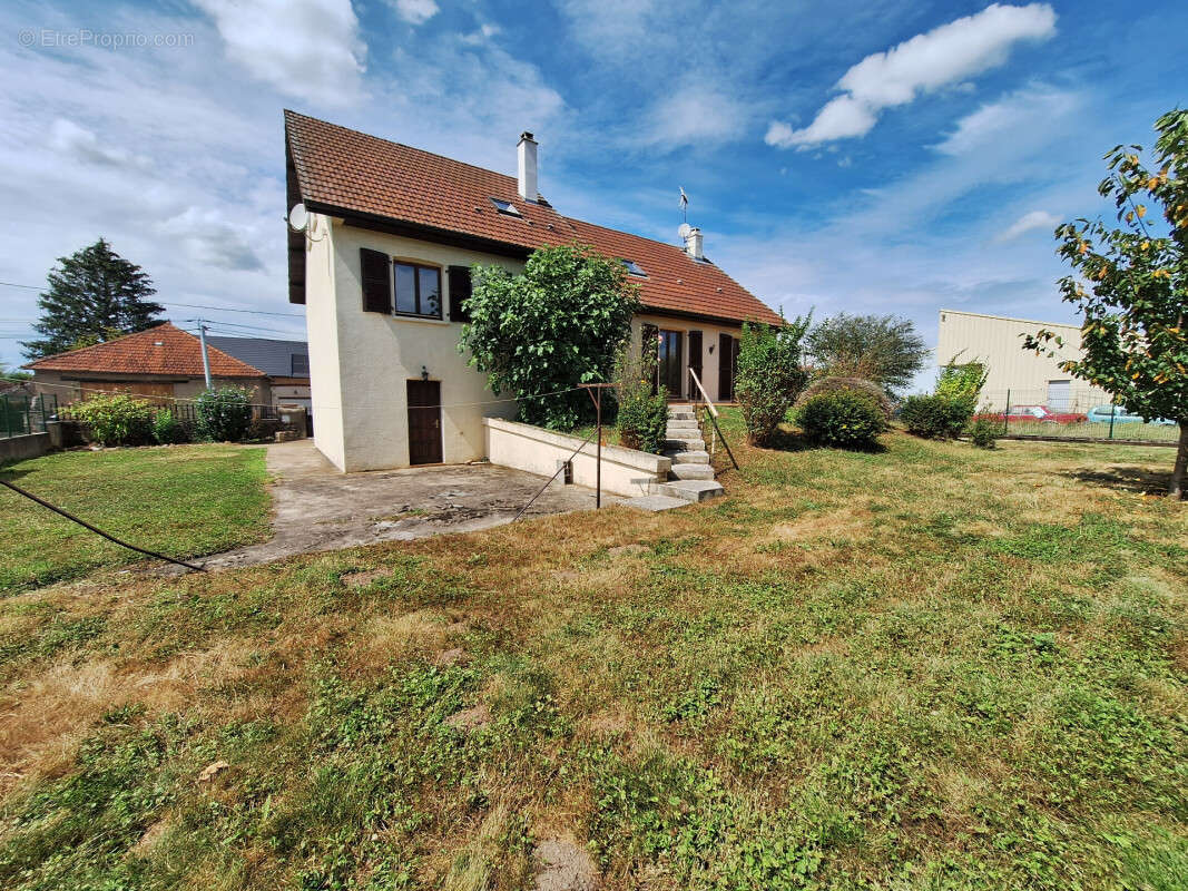 Maison à AUXONNE