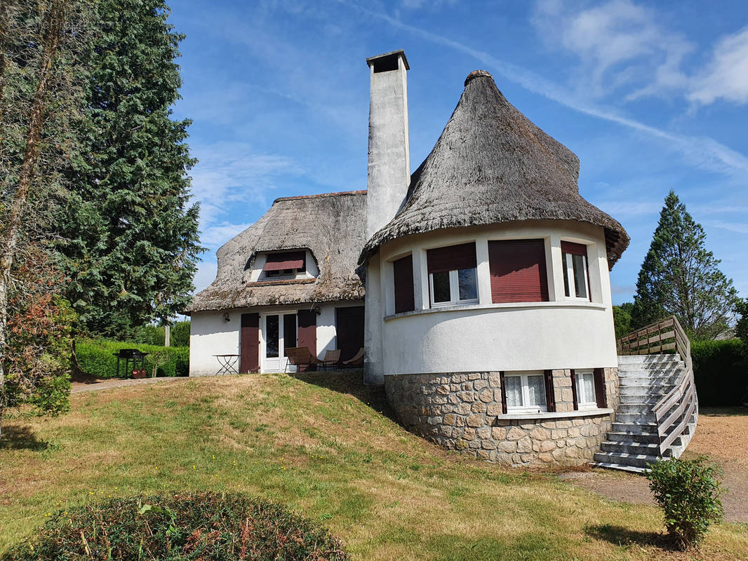 Maison à CORREZE