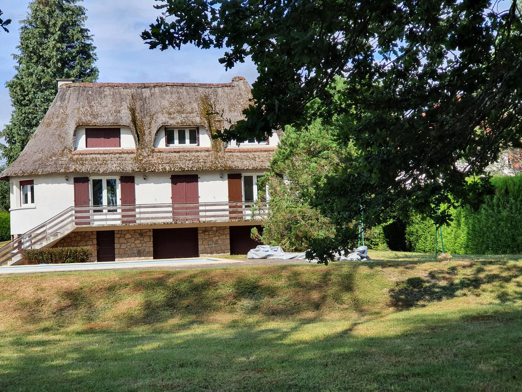 Maison à CORREZE