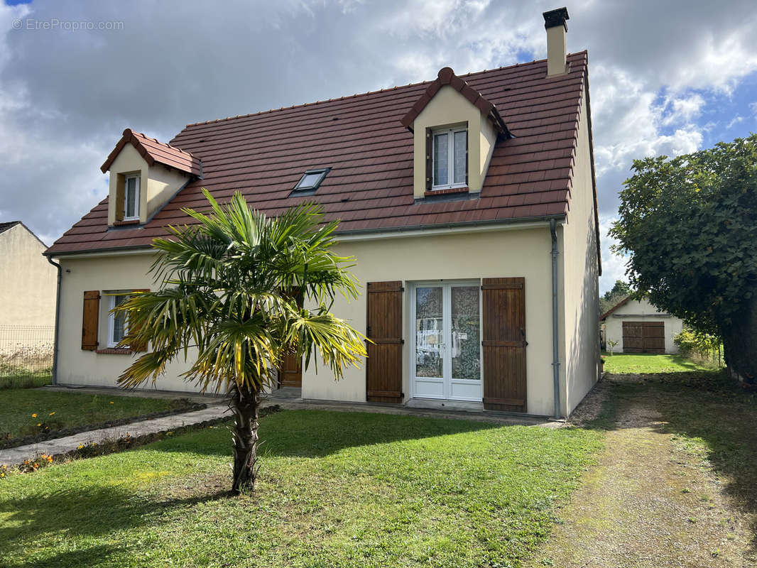 Maison à AUBIGNY-SUR-NERE