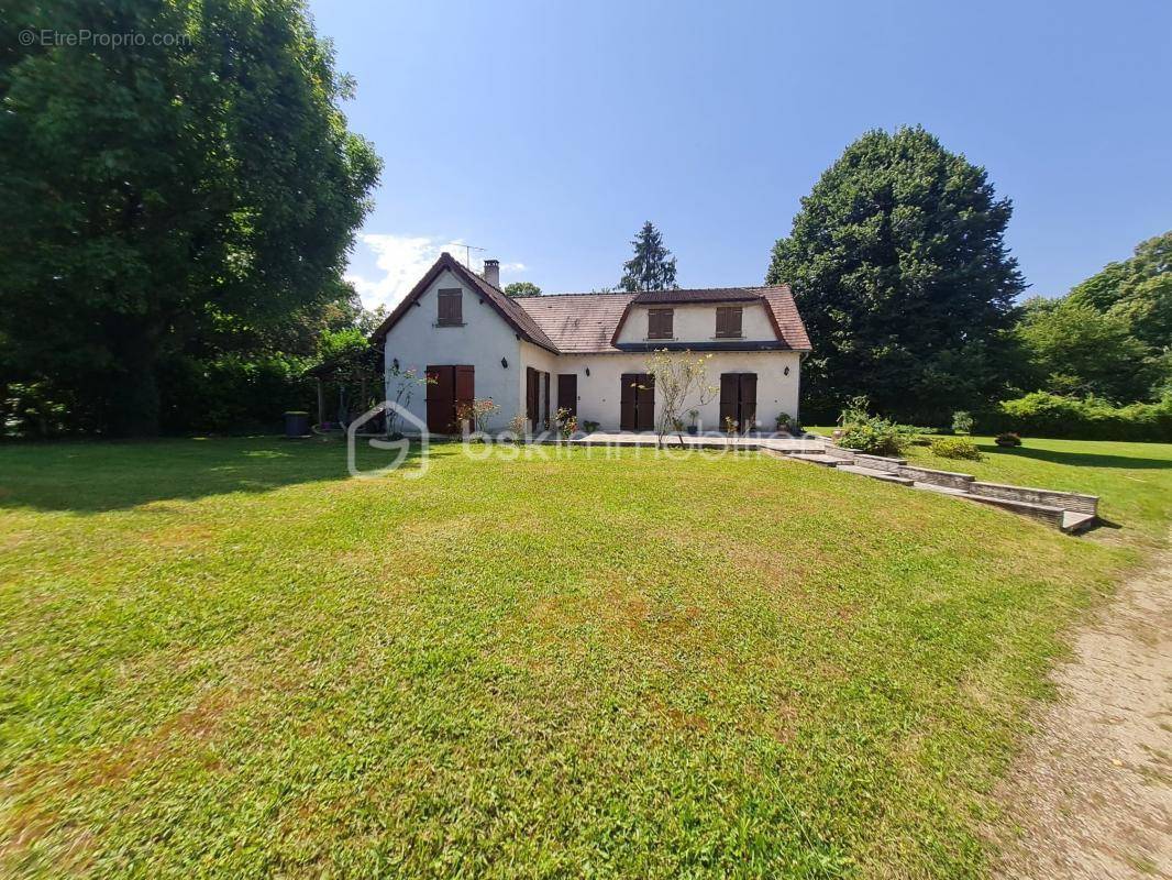 Maison à MONTEREAU-FAULT-YONNE