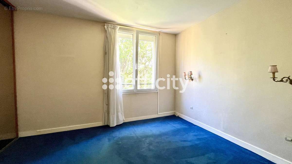 Appartement à LA CELLE-SAINT-CLOUD