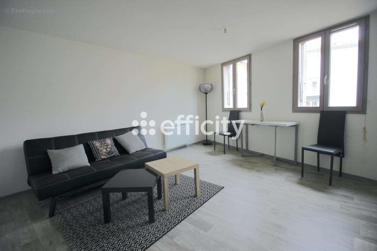 Appartement à PRIVAS