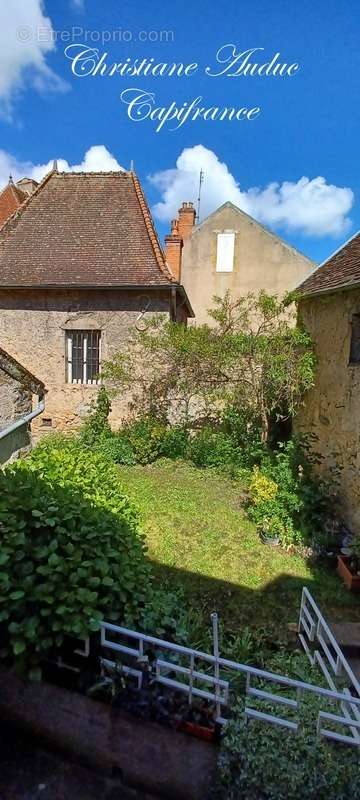 Maison à CHAROLLES