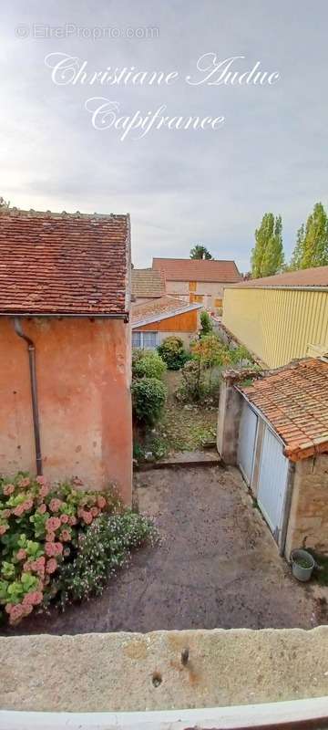 Maison à SAINT-BONNET-DE-JOUX