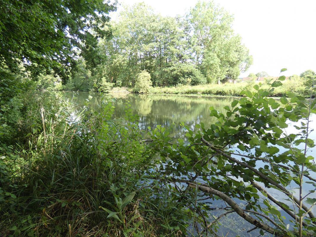 Terrain à EZY-SUR-EURE