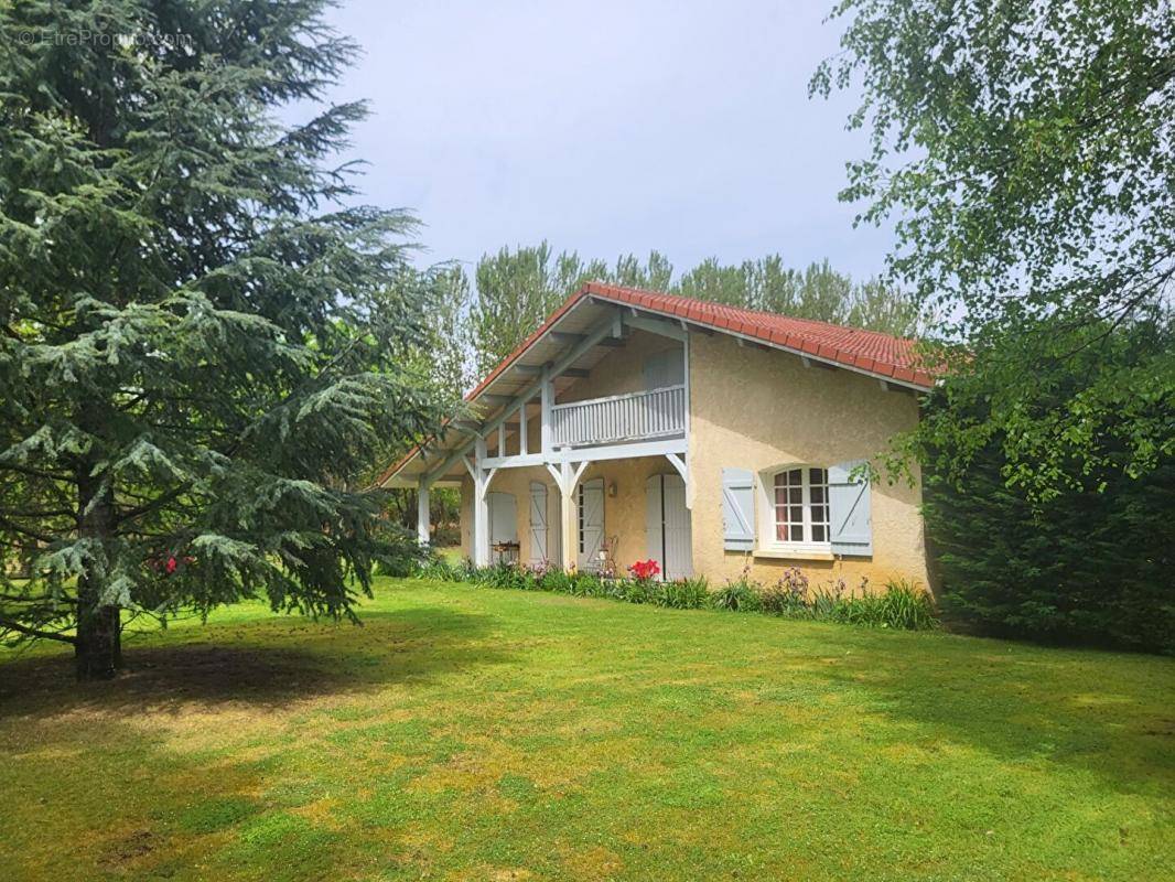 Maison à SAINT-JULIEN-EN-BORN