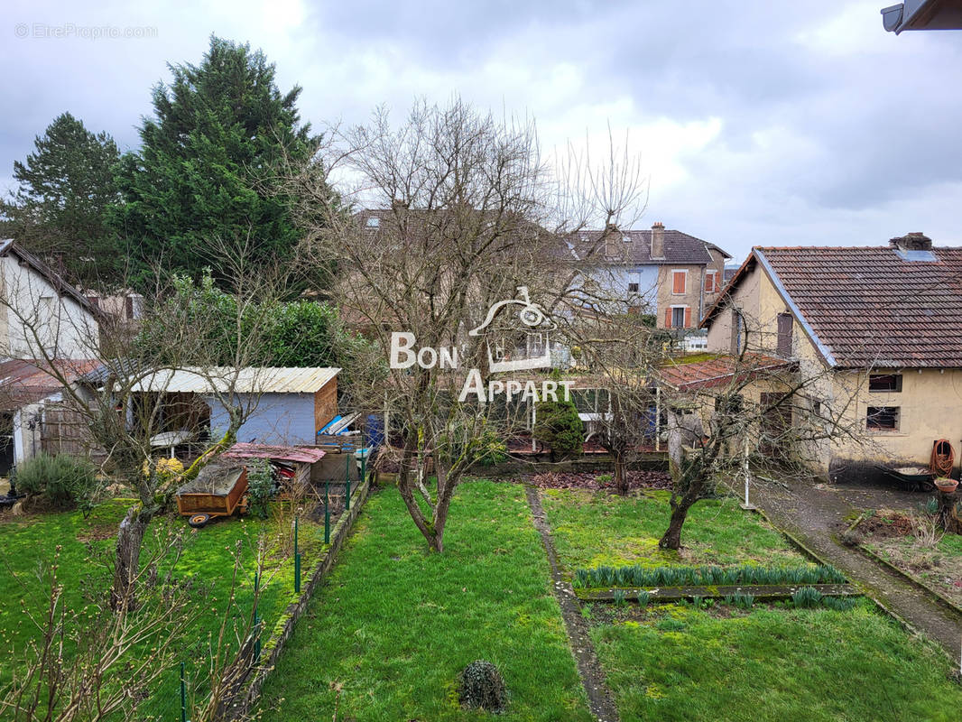 Appartement à AUBOUE