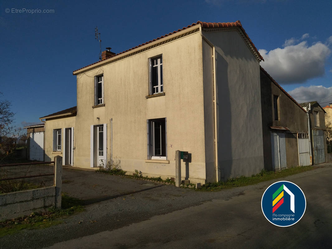 Maison à SAINT-MARTIN-DES-NOYERS