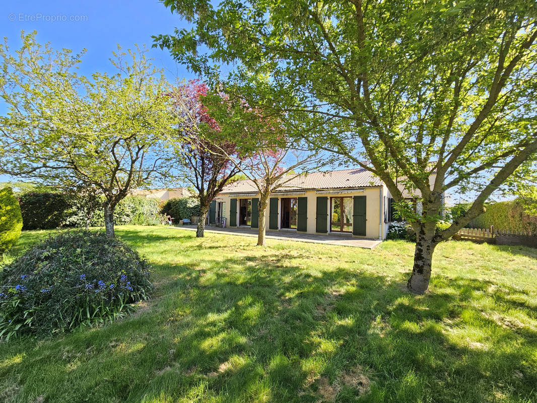 Maison à VENDRENNES