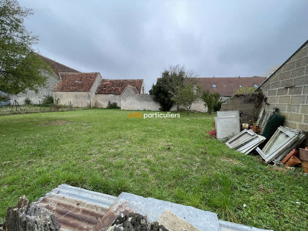 Maison à CREZANCAY-SUR-CHER