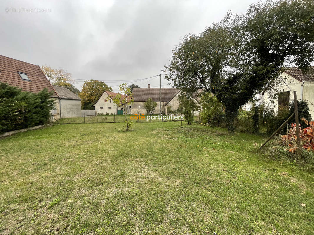 Maison à CREZANCAY-SUR-CHER