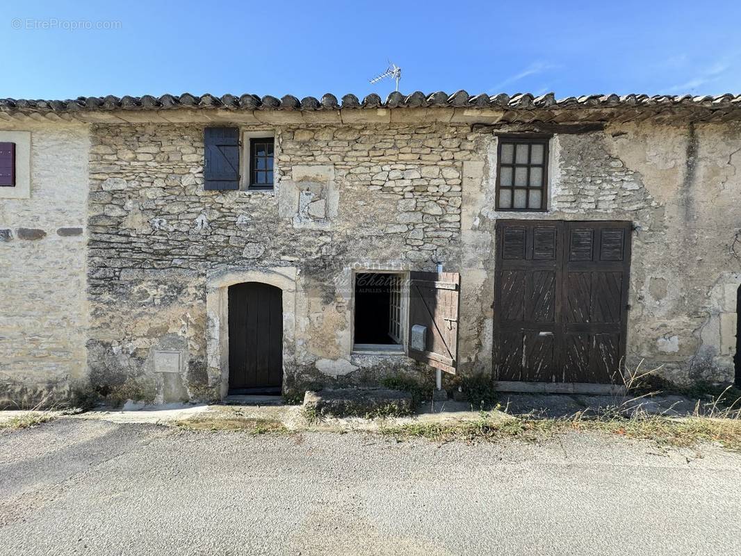 Maison à GORDES