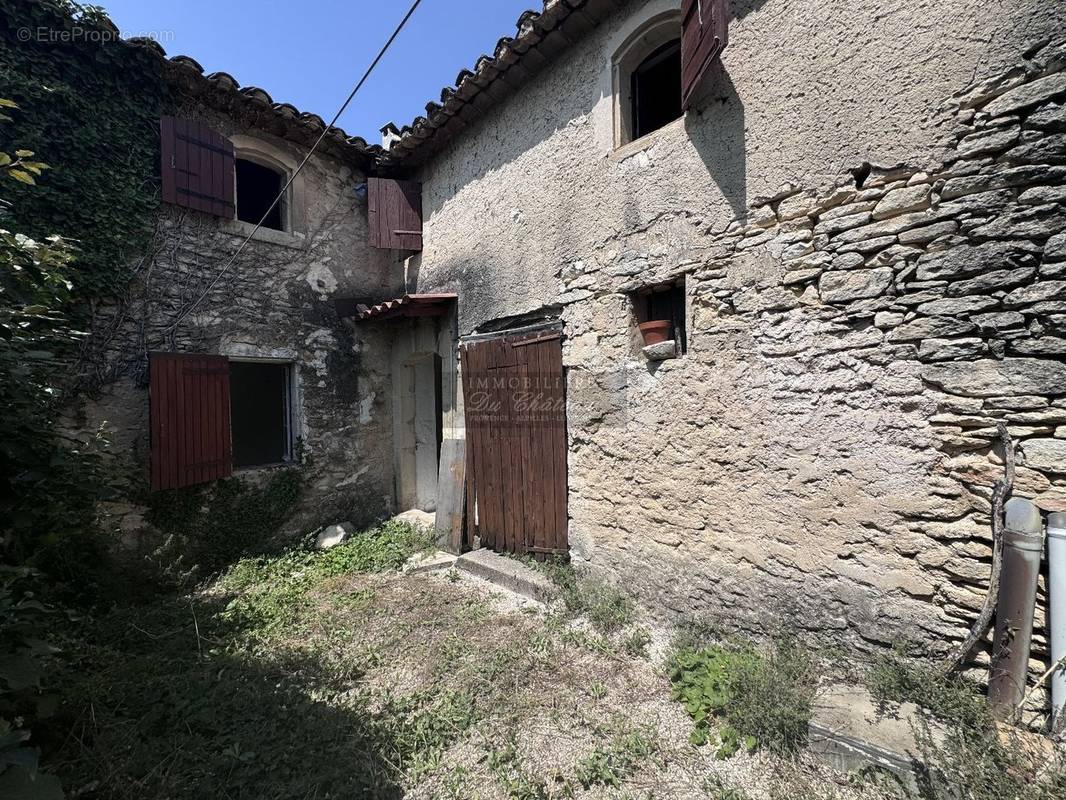 Maison à GORDES