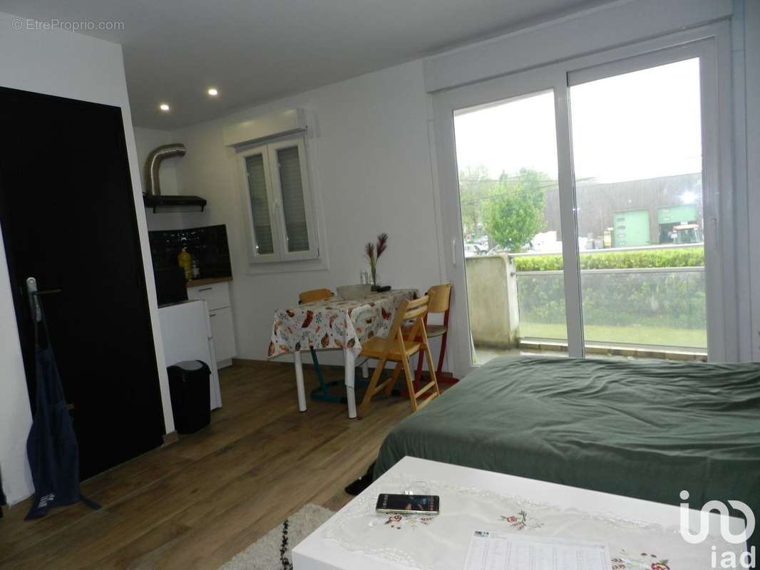 Photo 2 - Appartement à VAUJOURS