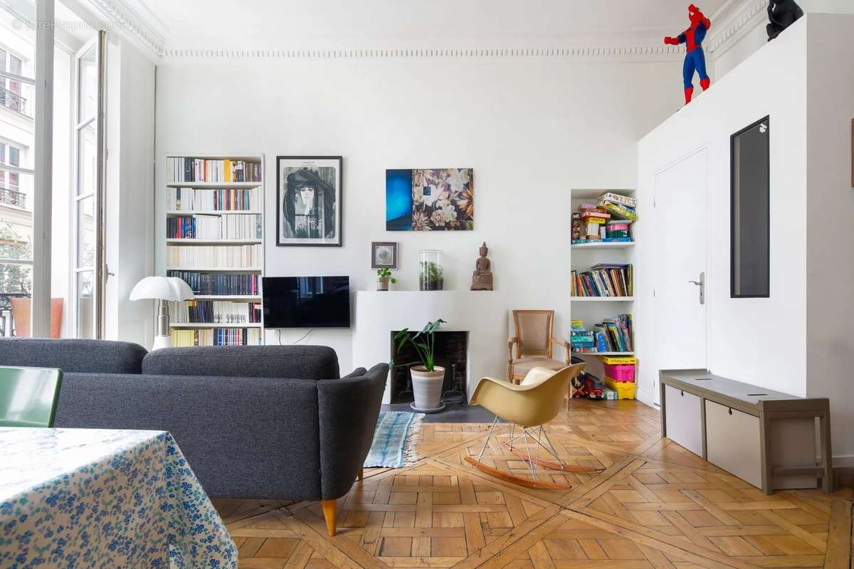 Appartement à PARIS-10E