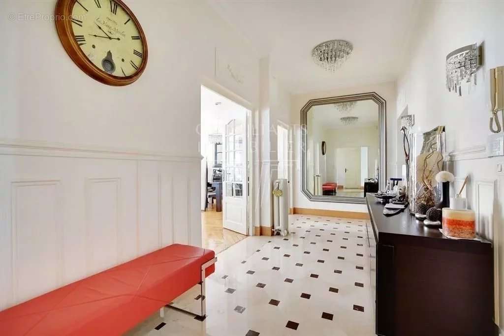 Appartement à PARIS-17E