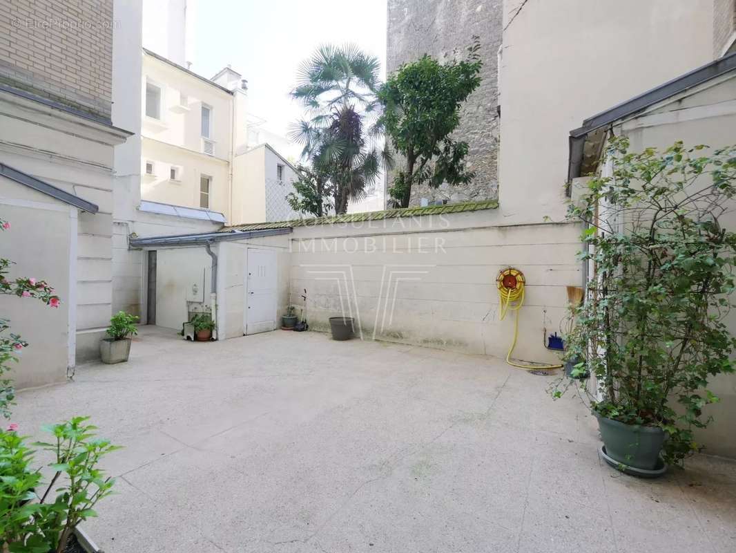 Appartement à PARIS-17E