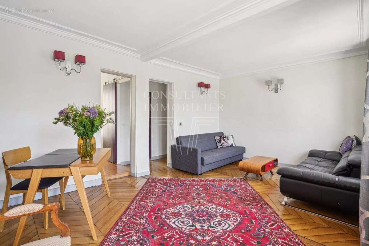 Appartement à NEUILLY-SUR-SEINE