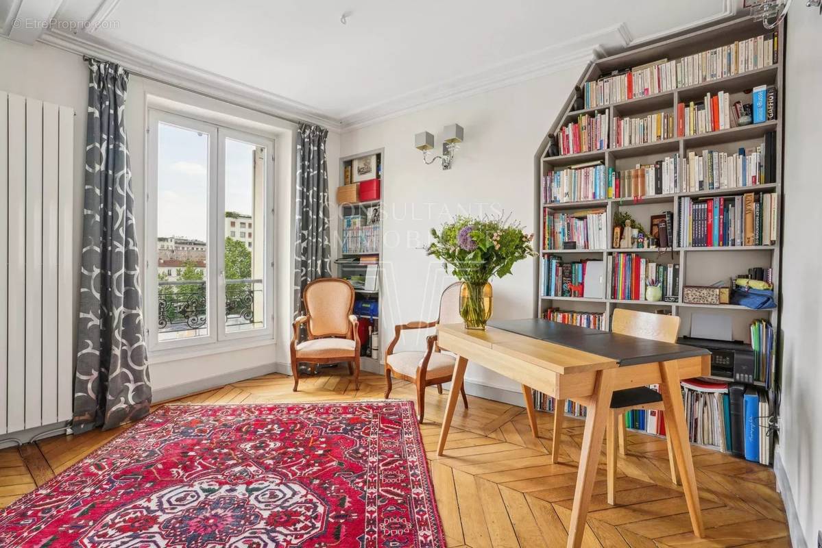 Appartement à NEUILLY-SUR-SEINE