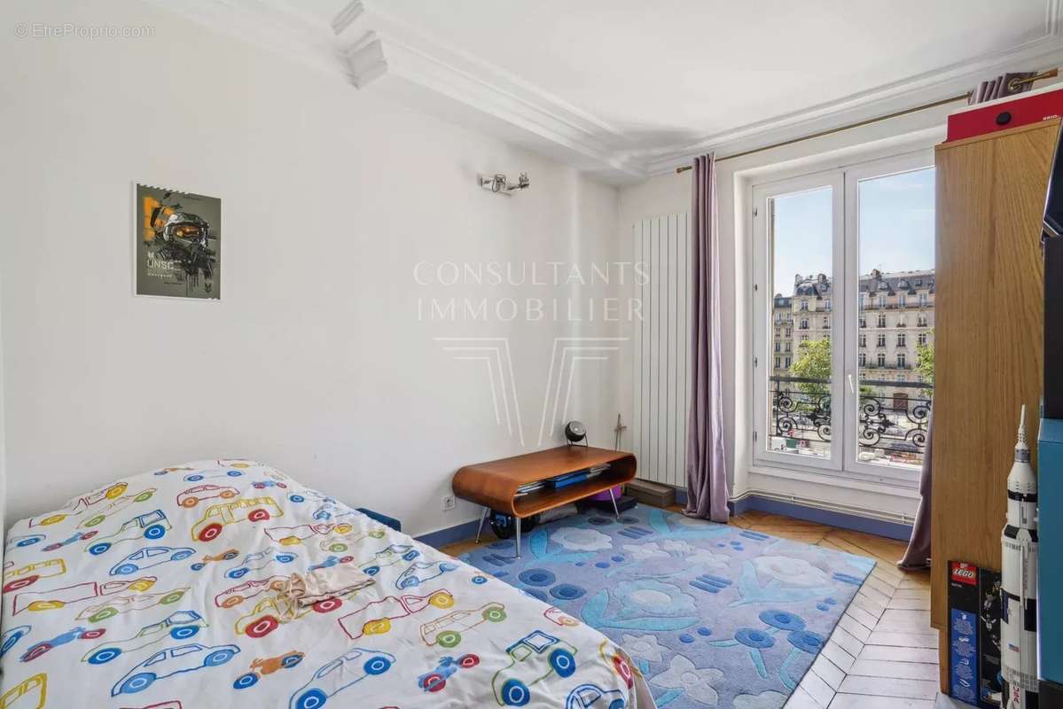 Appartement à NEUILLY-SUR-SEINE