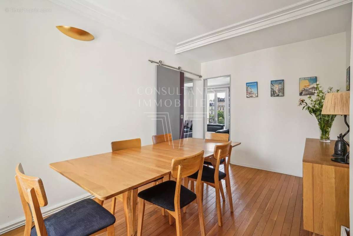 Appartement à NEUILLY-SUR-SEINE