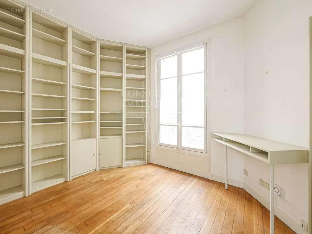 Appartement à PARIS-7E