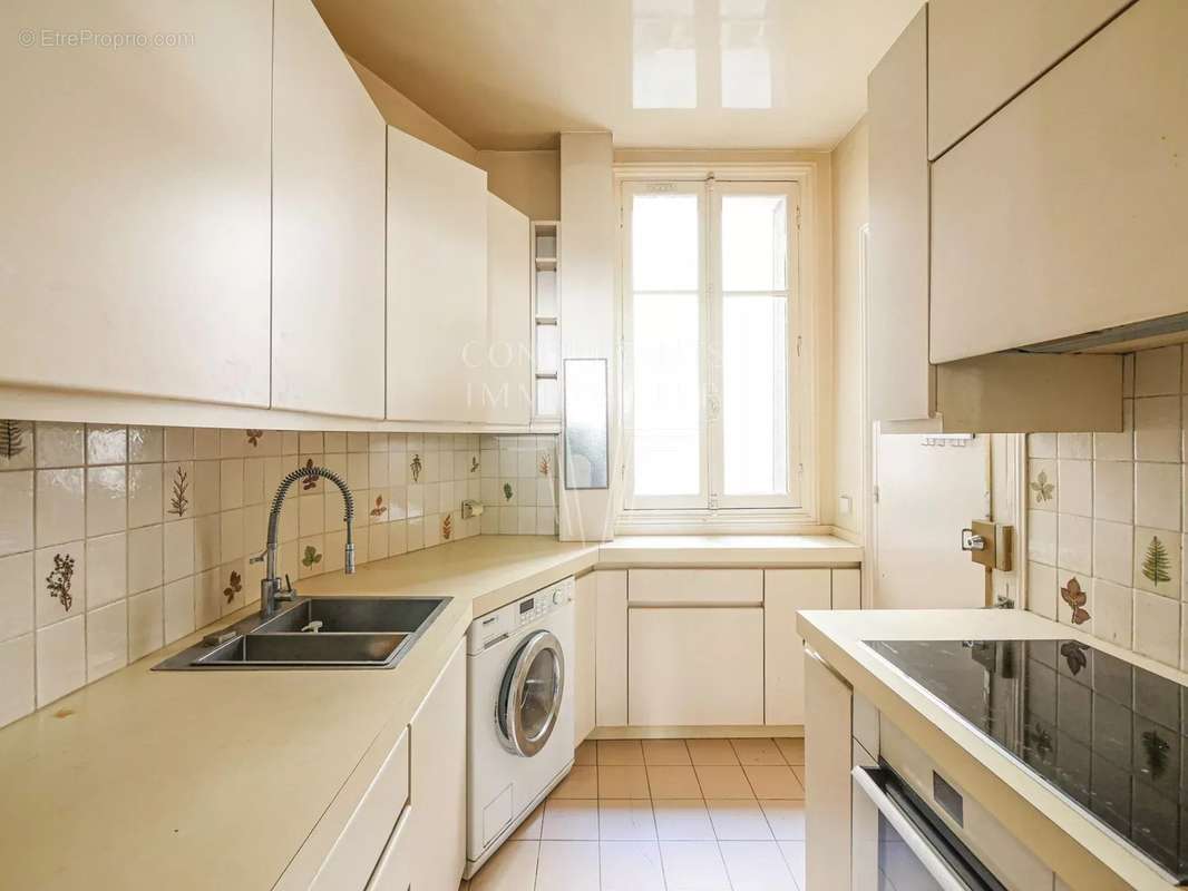 Appartement à PARIS-7E