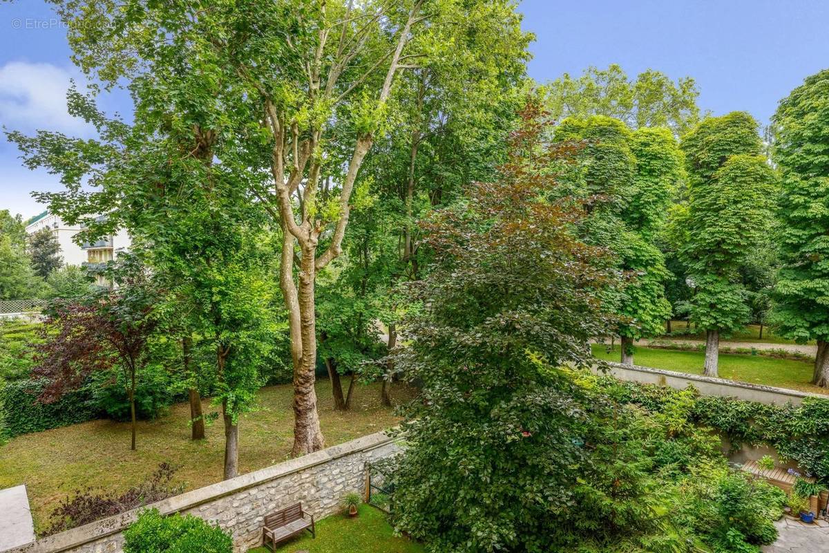 Appartement à NEUILLY-SUR-SEINE