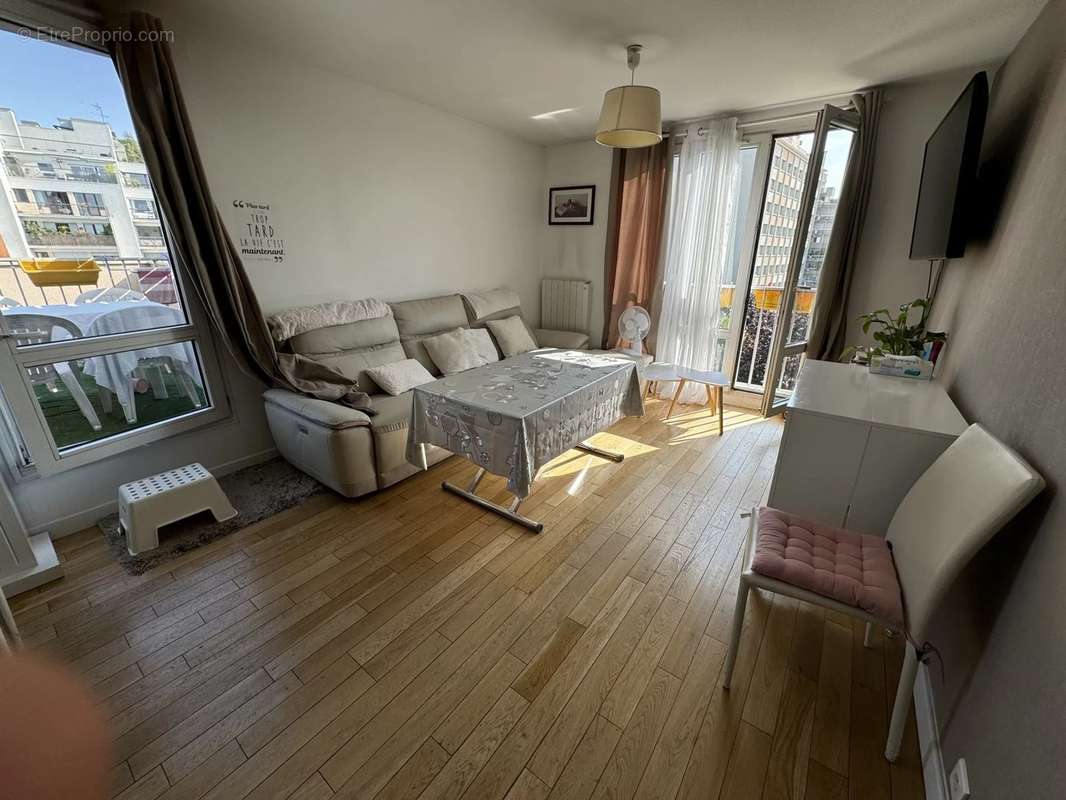 Appartement à PARIS-19E