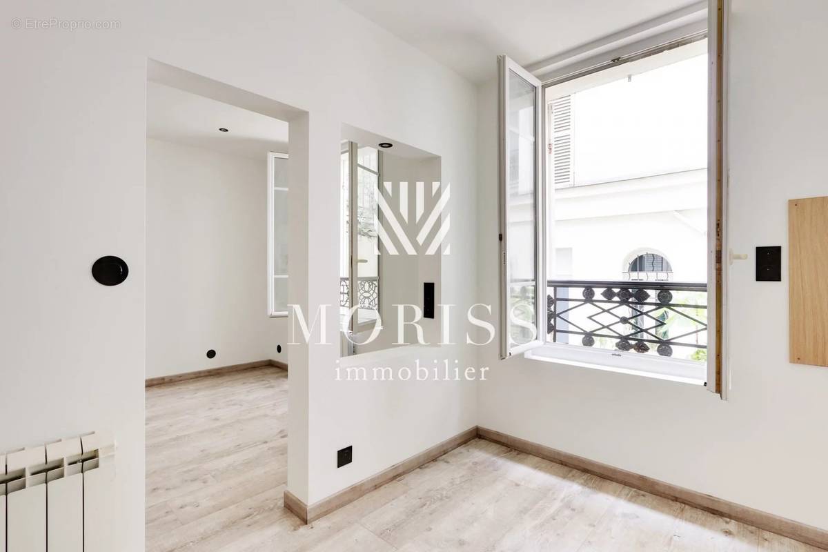 Appartement à PARIS-17E