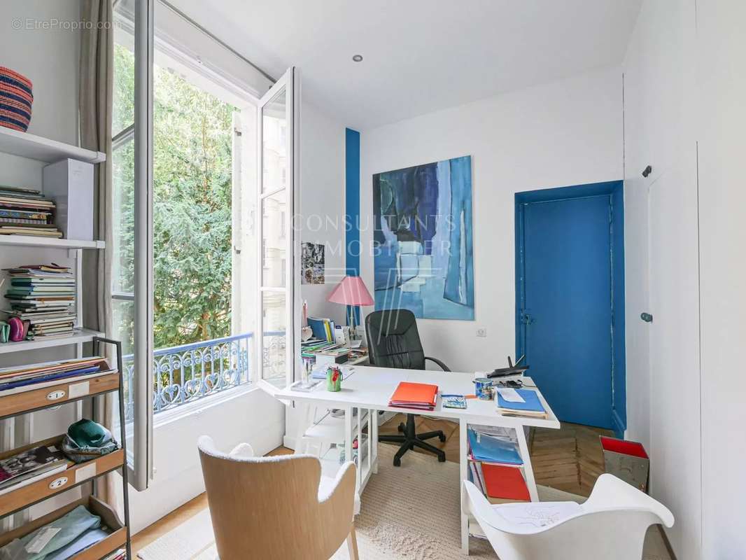 Appartement à PARIS-16E