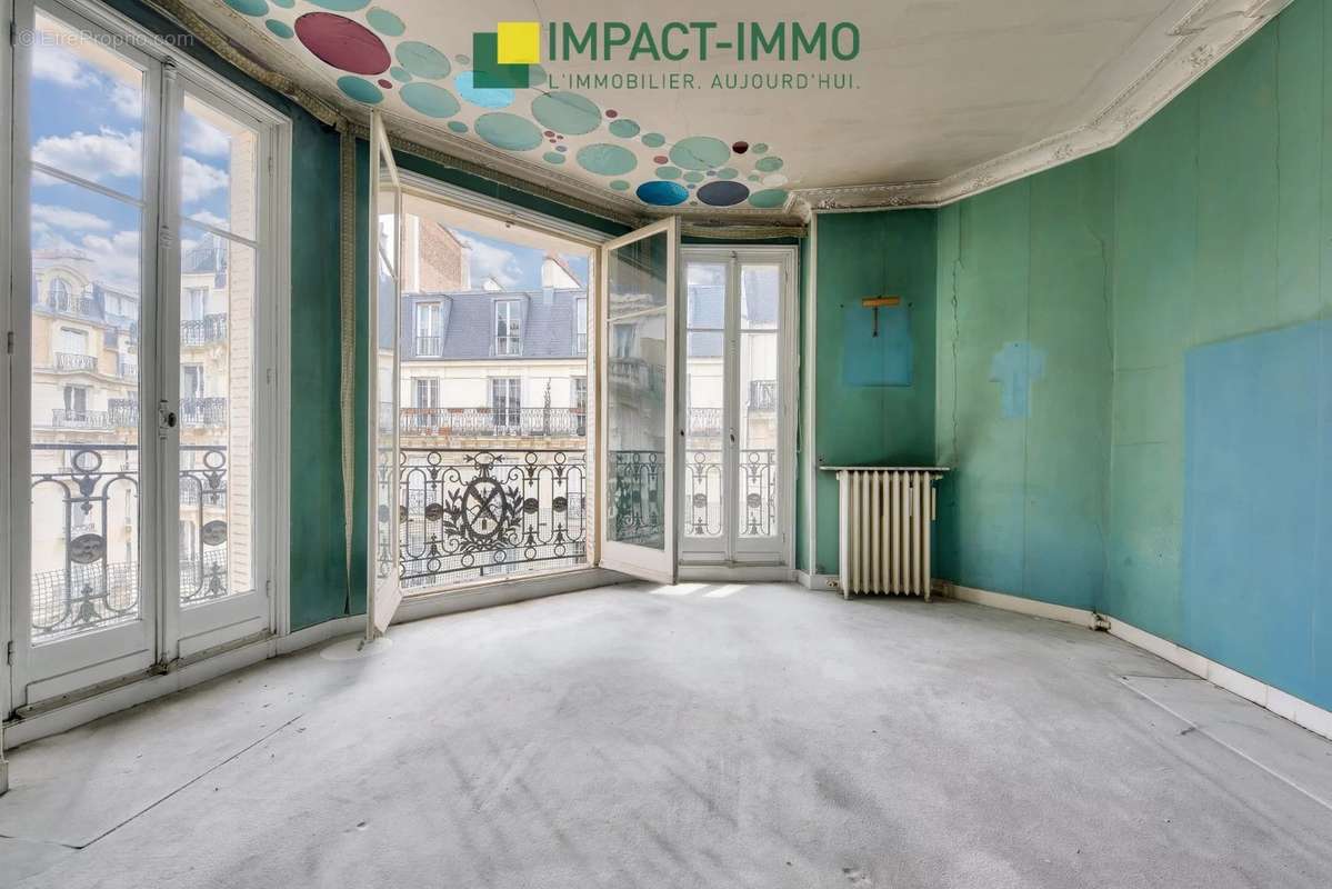 Appartement à PARIS-16E